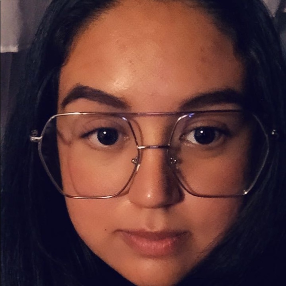 Meet your Posher, Monica